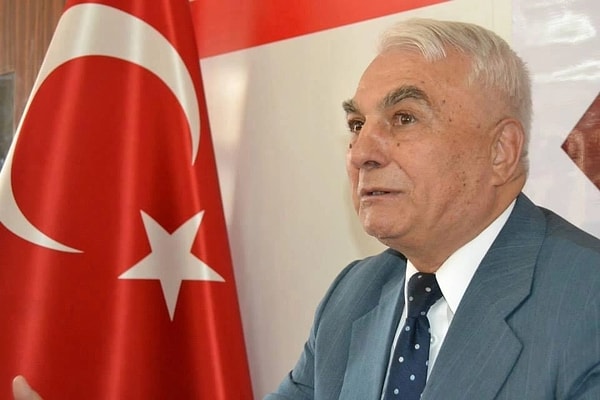 Emekli Korgeneral Hasan Kundakçı'nın tansiyon düşüklüğü şikayetiyle gittiği Kavacık'taki özel bir hastanede saat 12.35'te hayatını kaybettiği öğrenildi.