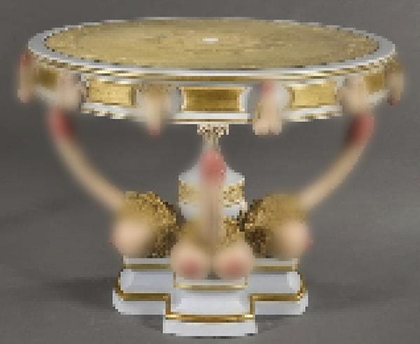 17. Büyük Catherine için yapılmış bir dizi erotik mobilyanın parçası olduğu varsayılan bir masanın modern rekreasyonu  😳