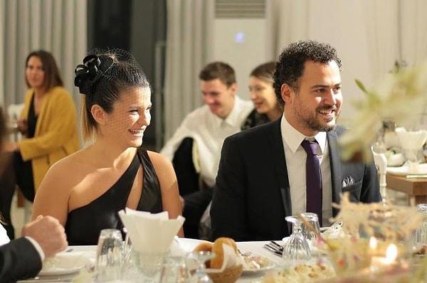 Furkan Dede ve sevgilisi Berçin Tavukçuoğlu ailesi arasında düzenledikleri samimi bir törenle nişanlandılar.