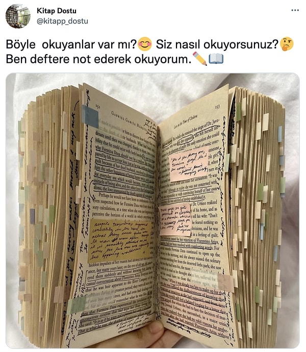Sosyal medyada kitap okuma stilini gösteren kullanıcı da paylaşımıyla viral oldu.