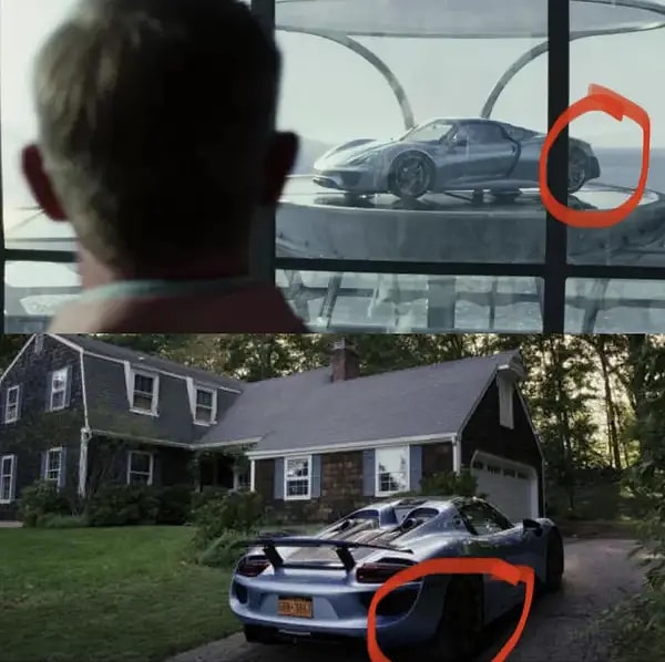 4. Glass Onion: A Knives Out Mystery'de, Miles'ın arabasının arka parçasının bazı sahnelerde eksik olduğu, bazı sahnelerde ise yerinde olduğu görülüyor.