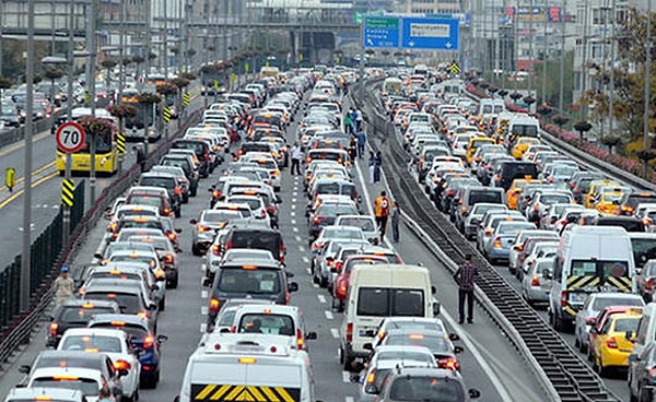 Ayrıca trafiğe kapatılacak yollar için alternatif güzergahlarda duyuruldu.