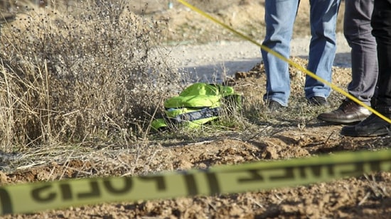 Kahreden Olay: Tarla Yolunun Kenarına Atılmış Çantanın İçerisinde Cansız Bebek Bedeni Bulundu