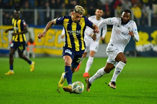 Ankaragücü ile Beşiktaş Türkiye Kupası'nda çeyrek finale yükselmek için karşı karşıya geldi.