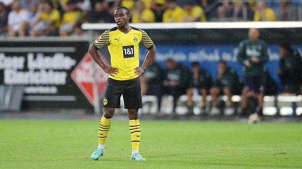 Dortmund'un 23 yaş altı menajer ise bu doğruluğa inanmıyor. Timo Preus: "Onun bu yaşta olması imkansız"