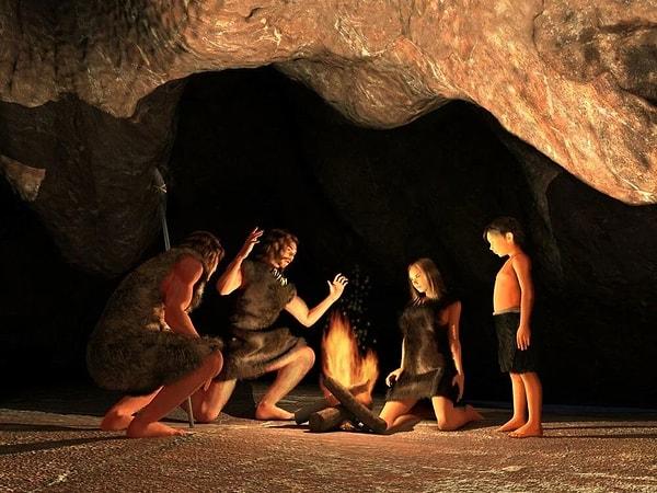 Neandertallerin uzun süredir son buzul çağında Avrupa'da dolaştıklarına inanılıyordu. Ancak 2015'te Washington Üniversitesi tarafından yürütülen bir araştırma, onların daha doğuya yayılmış olabileceklerini ve daha uzun süre modern insanlarla birlikte yaşamış olabileceklerini ortaya çıkardı.