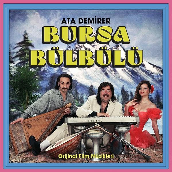 Özellikle filmde Melek Büyükçınar'la seslendirdiği şarkılarla dillerden düşmeyen Ata Demirer, film için müzisyen Taşkın Sabah'la beraber 'Beyaz Zambaklar' 'Bursa Kızı' ve 'Unutma Beni' adlı şarkıları yazıp besteledi.