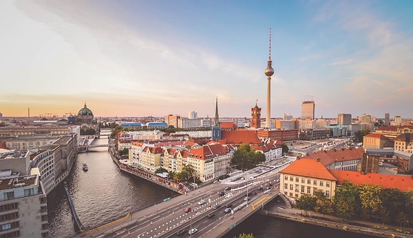 10. А в какой европейский город поехали бы?