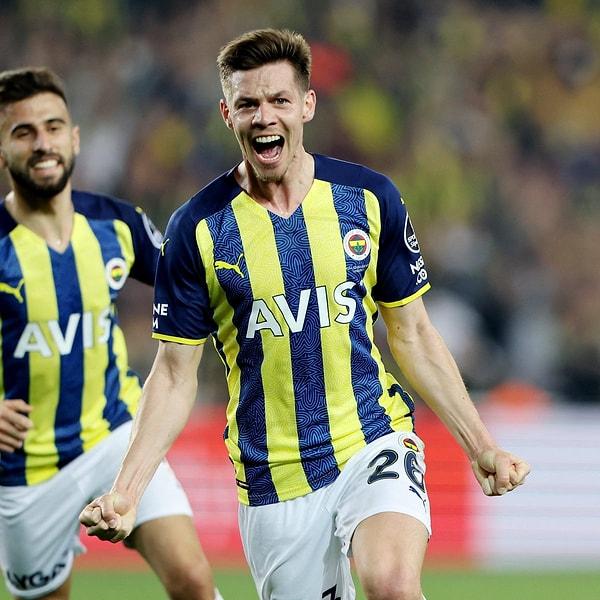 14. Fenerbahçe, Miha Zajc için 2 milyon euro civarında bir teklif gelirse oyuncuyu ocak ayında bırakmayı düşünüyor. (Yağız Sabuncuoğlu)