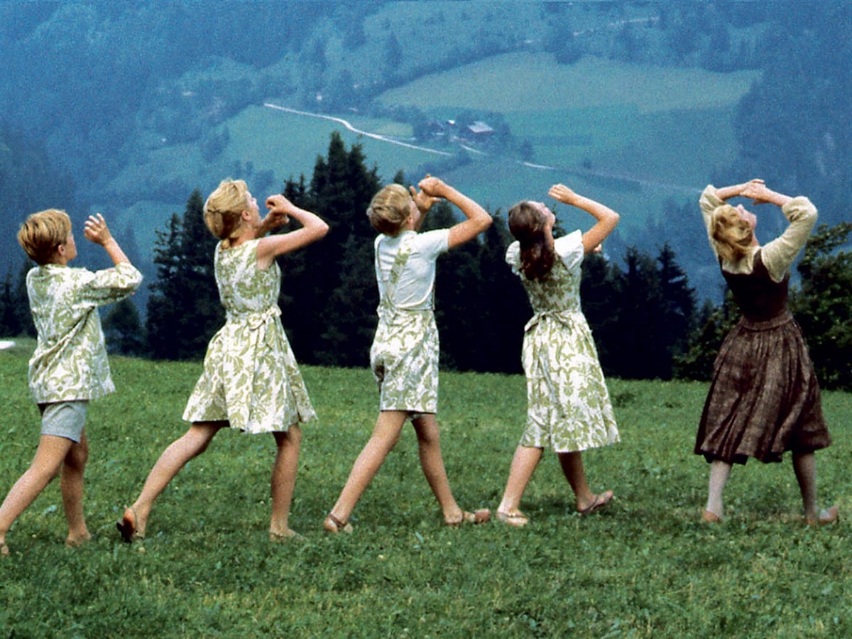 Песня фотография 9. The Sound of Music 1965. Кадр из фильма звук. Звуки музыки пикник. Звуки музыки 2012.