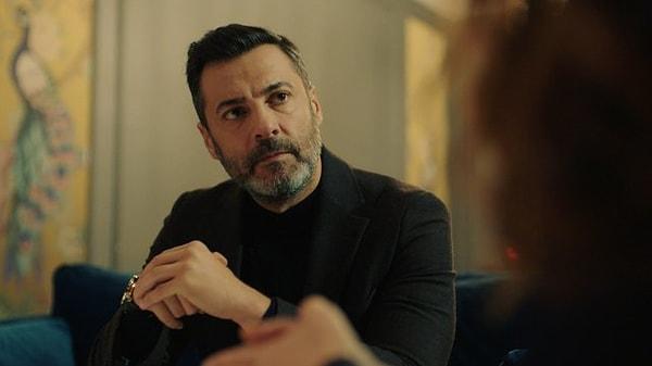 Show TV ekranlarının reyting rekortmeni dizisi Kızılcık Şerbeti'nin yönetmen koltuğunda Hakan Kırvavaç oturuyor. Dizinin senaryosu ise Melis Civelek'in kaleminden çıkıyor.