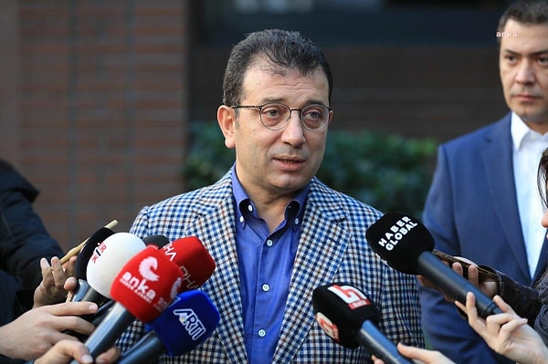 İmamoğlu “Son günlerde yurtdışı kaynaklı, Türkiye'ye ve iktidara yönelik aleyhte eleştirileri takip ediyorum. Her seçim öncesi, dozu yüksek bu çıkışlar toplumumuzu rahatsız ettiği gibi fayda sağladığı kişi ve kurumlar da bellidir” diyerek isim vermeden dergiyi eleştirdi.