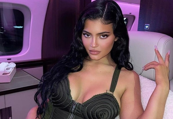 Siz Kylie Jenner hakkında neler düşünüyorsunuz?