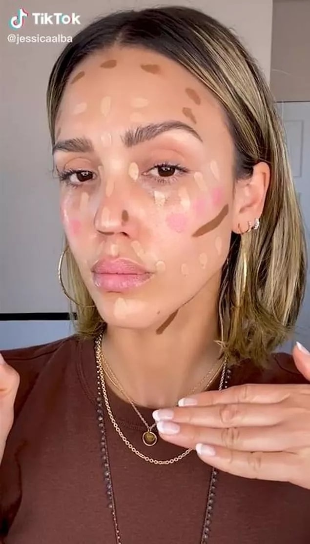 2. The dot technique became more popular with Hailey Bieber.