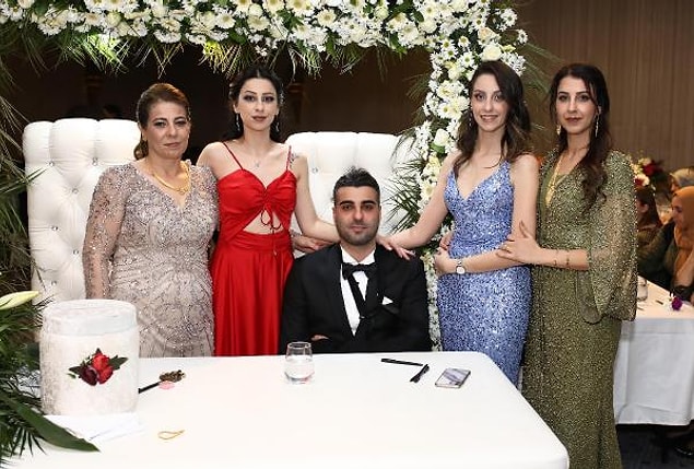 �ark�c� Ceylan'�n Sahne Ald��� D���ne Gelin Kat�lmad�