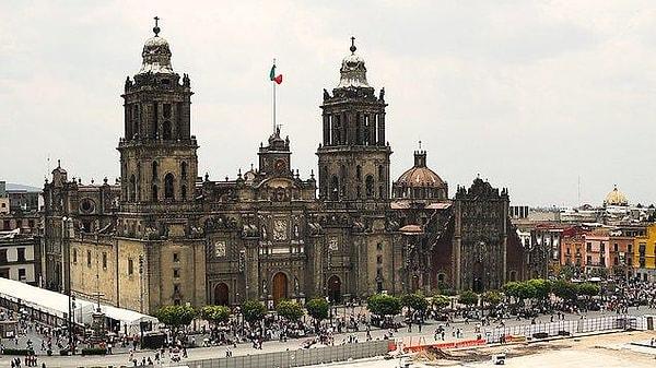 10. Mexico City Metropolitan Cathedral (Mexico)