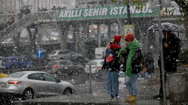 Marmara Bölgesi ve İstanbul'da ise perşembe günü soğuk hava hissedilmeye başlanacak.