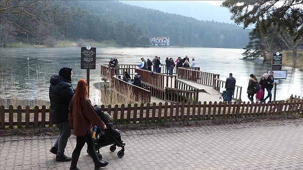 Türkiye'de birçok ilde sıcaklıklar mevsim normallerinin oldukça üzerinde seyrediyor.