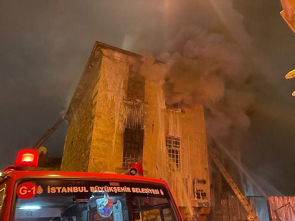 Yangın sırasında lojmanların olduğu binada arka arkaya 3 patlama sesi duyuldu