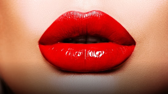 Dolgun Dudaklara Sahip Olmak İçin Uygulaman Gereken Taktiği Söylüyoruz!