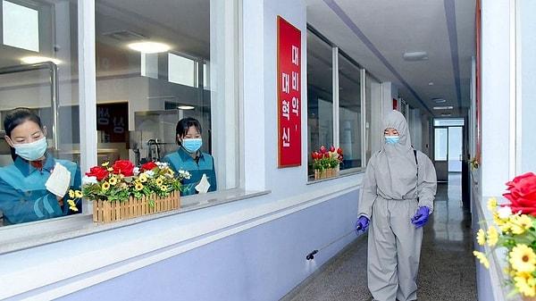 Kuzey Kore’de, solunum yoluyla geçen ‘gizemli’ hastalık sebebiyle 5 gün sürecek sokağa çıkma yasağı ilan edildi.