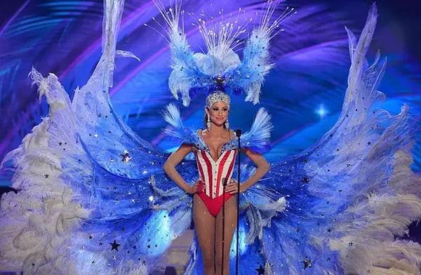 В 2014-ом мисс США оставила всех павлинов и других птичек страны в неглиже