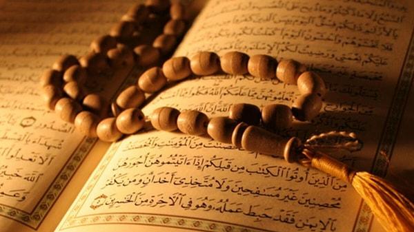 Regaip Kandili'nde Kur'an-ı Kerim okunabilir, tövbe istiğfar yapılabilir.