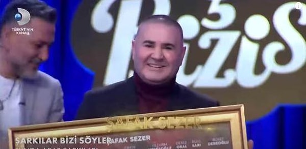 Şafak Sezer'in yüzündeki şişlik ve gerginlik karşısında "Seda Sayan'ı aratmıyor" yönünde yorumlar yapıldı.