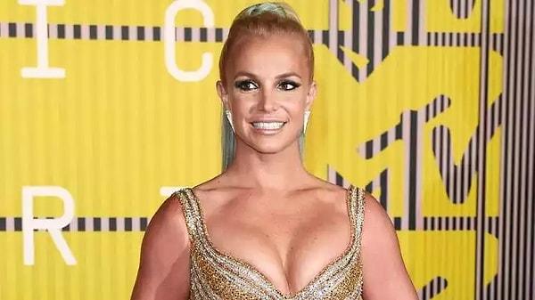 Britney Spears daha önce Eylül 2021'de, Ağustos 2022'de yine Instagram hesabını kapatmış, daha sonra da yanlışlıkla hesabı sildiğini duyurmuştu.