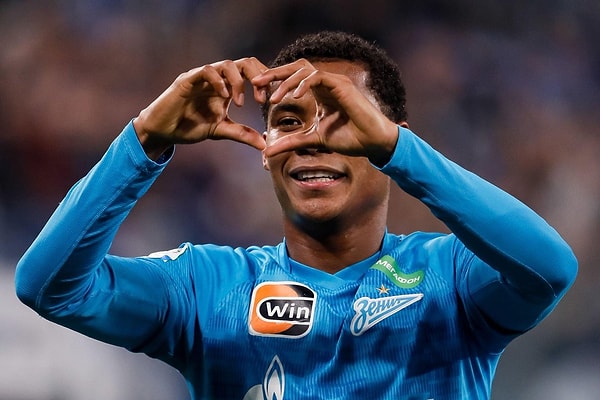 1. Beşiktaş, Zenit forması giyen 29 yaşındaki orta saha Wilmar Barrios için resmi teklif yaptı. (Yağız Sabuncuoğlu)