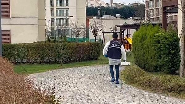 İstanbul Sancaktepe'de bir evde 3’ü çocuk 4 kişi ölü bulundu. Ölü bulunan baba Mehmet A'nın komşusu ilk kez konuştu.