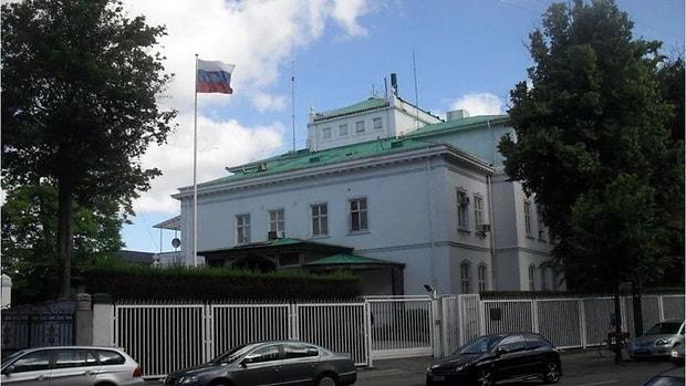 Rusya: 'Büyükelçiliğimiz Önünde Kur’an-ı Kerim Yakıldı'