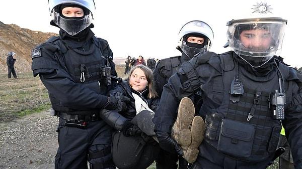 Aktivist Greta Thunberg, geçtiğimiz günlerde Almanya'da çevrecilerle birlikte gözaltına alınmıştı.