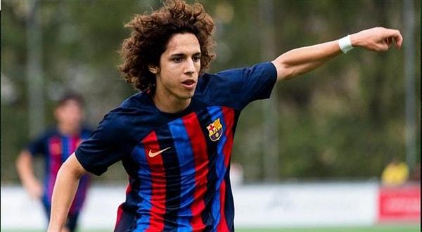 Genç on numara oyuncusu Temmuz 2022'de bonservisiyle Kayserispor'dan Barcelona'ya transfer olmuştu.