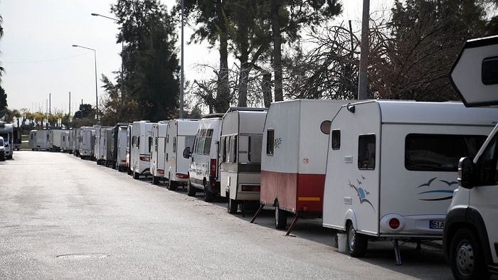 Antalya'da 'Mahalleli' ile 'Karavancılar' Arasında Gerginlik: 'Eziyet Haline Geldi'