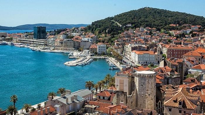 Hırvatistan'dan İlginç Karar: Bikiniyle Gezene ve Alkol Tüketene Ceza Kesilecek