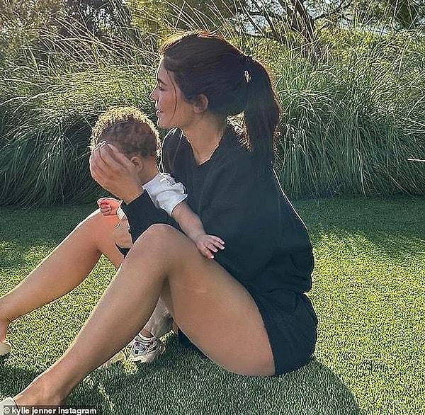 11. İlk önce Wolf koydukları yeni bebeklerinin ismini sonrasında Aire olarak değiştiren Travis Scott ve Kylie Jenner çifti, tekrardan sosyal medyanın hedefi oldu.