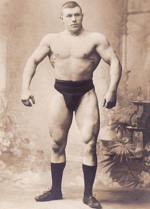 3. Estonyalı güreşçi George Hackenschmidt - 1905:
