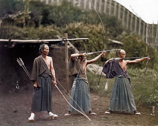 7. 1860'lı yıllarda Japon okçular: