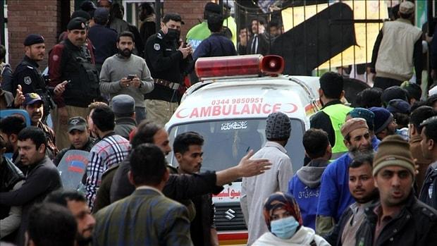 Pakistan'da Camiye İntihar Saldırısı: 28 Ölü, 150 Yaralı