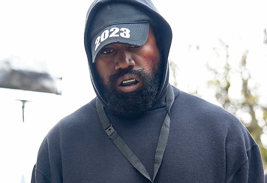 Канье Уэст находится под следствием за то, что выхватил телефон у фанатки из рук