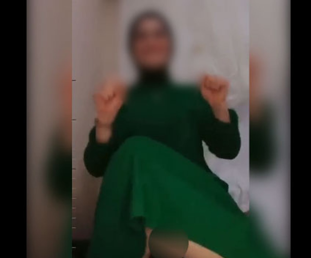 Sosyal medyada gündeme gelen son görüntülerde bir kadın yanında çocuk olmas...