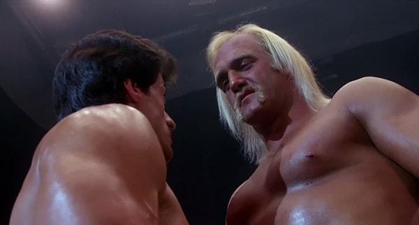 1980 ve 90'lı yıllarda şöhretinin zirvesini yaşayan Hogan, birçok ünlü filmde de boy göstermişti.