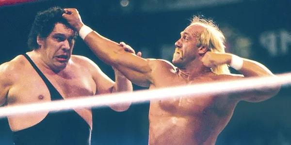 Güreşçi arkadaşı Kurt Angle tarafından yapılan paylaşımda Hogan'ın bacaklarındaki hasarın kalıcı olup olmadığına ilişkin henüz bir net bilginin olmadığı ifade edildi.