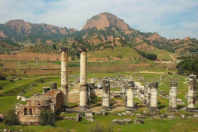 9. Mysterious meteorite at the Temple of Artemis