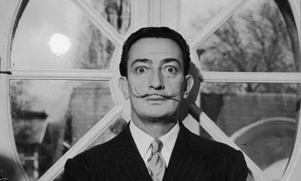 Dalí iyileştikten sonra "Ben sadece insan zihninin derinliklerine daldığımı göstermek istedim" dedi. Dalí daha sonra konuşmasını bitirdi ve beraberindeki slaytların hepsinin baş aşağı sunulması kimseyi şaşırtmadı.
