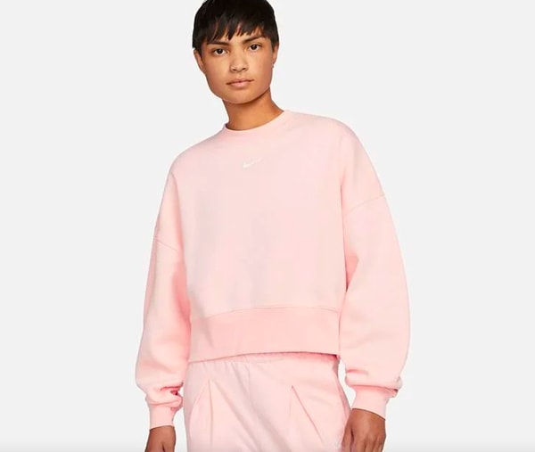 4. Nike Sportswear Collection Essentials Oversized Kadın Sweatshirt