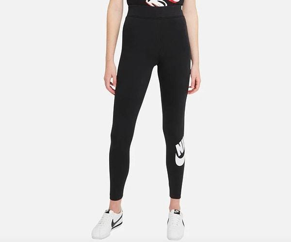 4. Nike Sportswear Essential High-Rise Kadın Tayt
