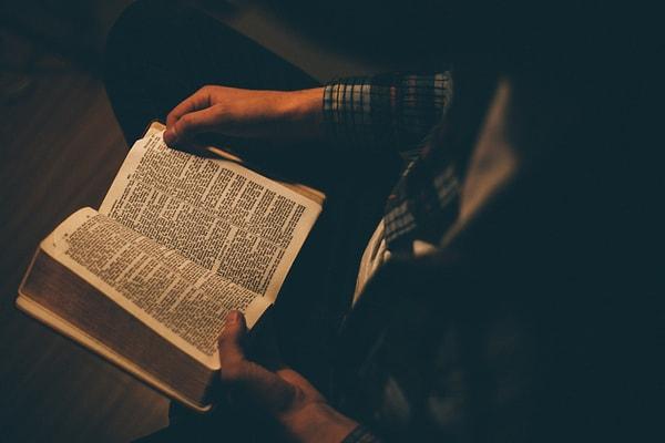 2. Dünyada en çok çevirisi yapılan kitap İncil'dir. İkinci sırada ise "Pinokyo" var.