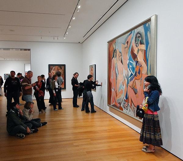 Üzerinden geçen yıllarda Kübizm’in öncüsü olarak adlandırılan eserimiz günümüzde New York’un Modern Sanat Müzesi’nde (MOMA) sergileniyor.